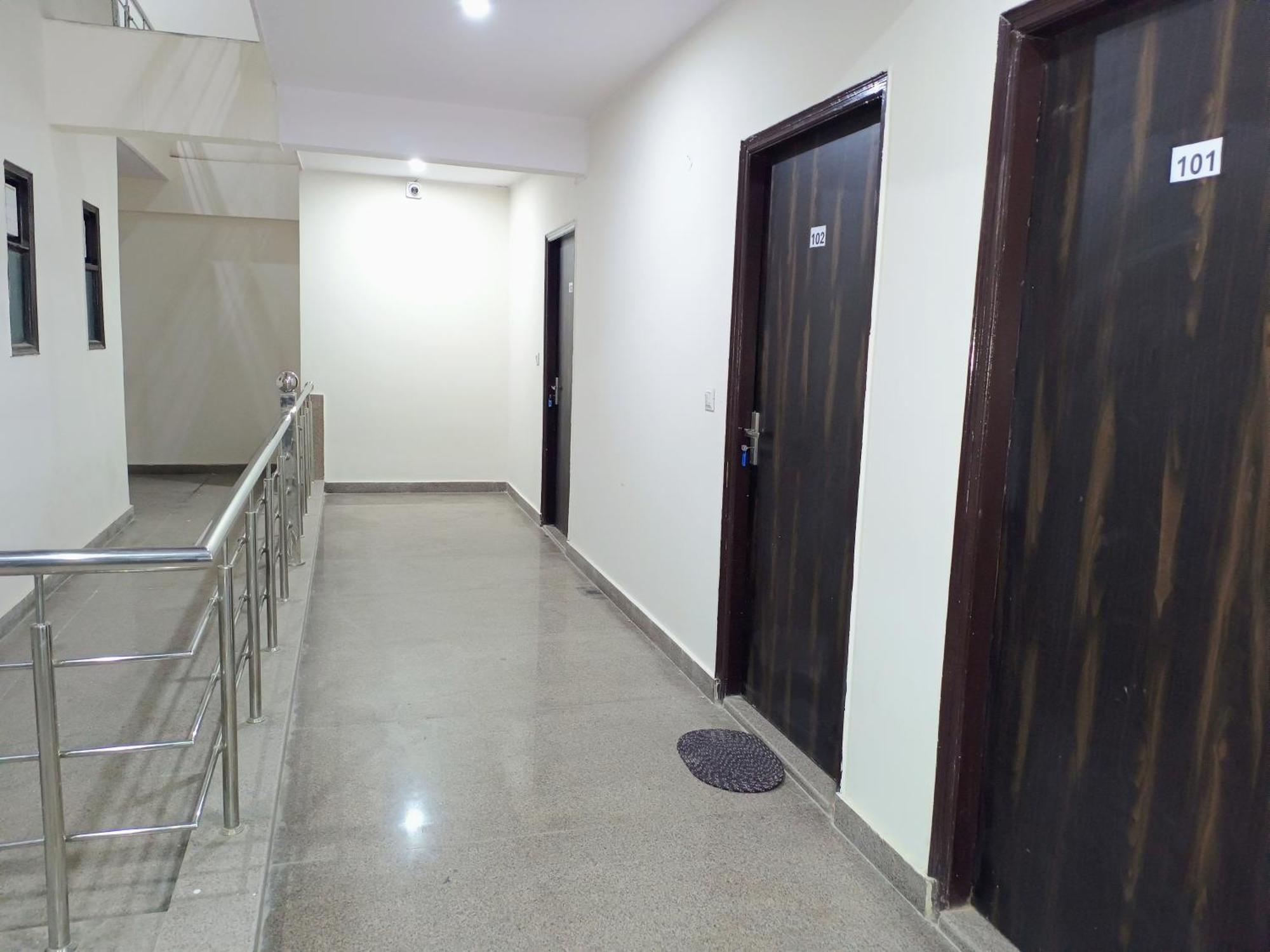 Hotel Krishna Tower Delhi  Extérieur photo