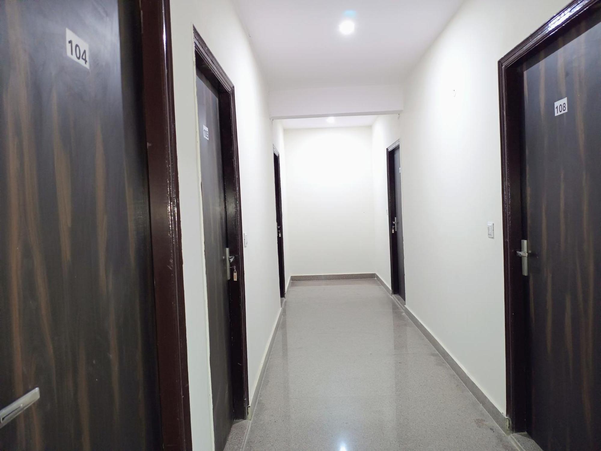 Hotel Krishna Tower Delhi  Extérieur photo