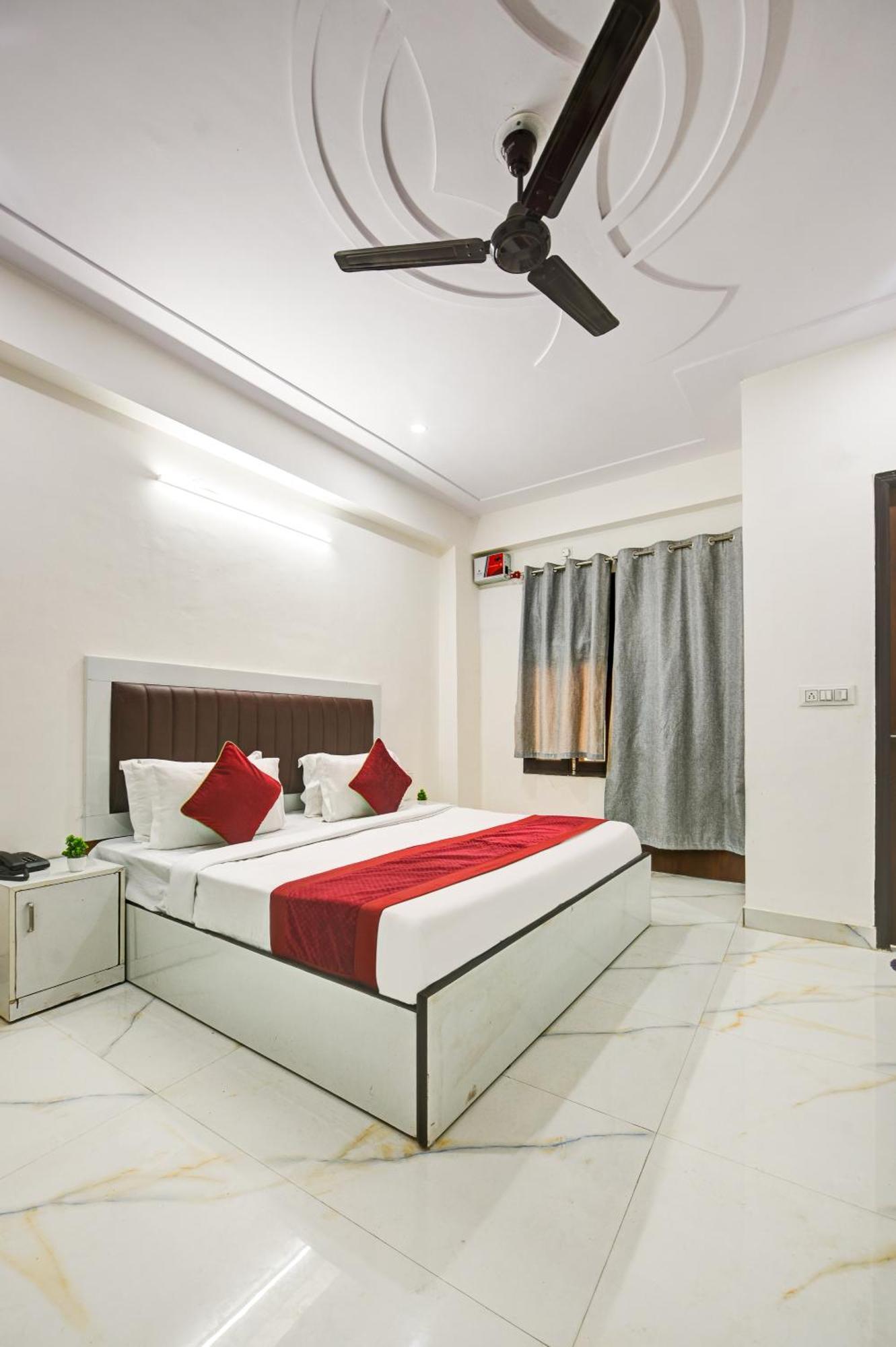 Hotel Krishna Tower Delhi  Extérieur photo