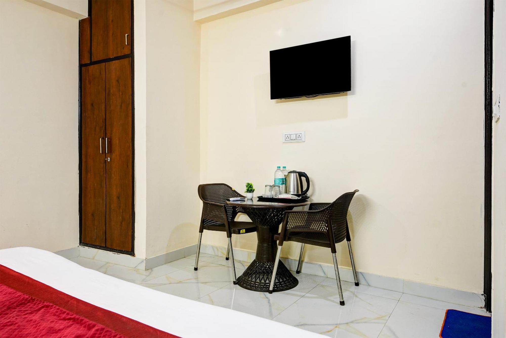 Hotel Krishna Tower Delhi  Extérieur photo
